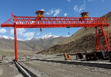 ME60+60/5-24-9通用門式起重機